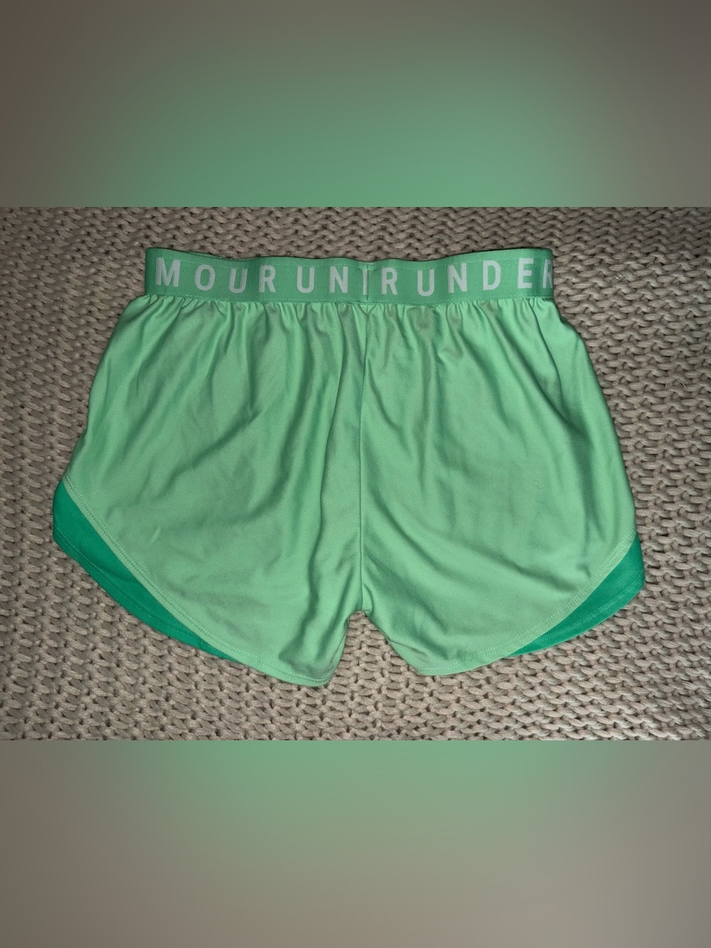 Under Armour - Green Performance Shorts - Picture 2 of 2